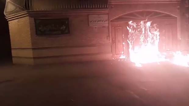 به آتش کشیدن پایگاههای بسیج و تصاویر منحوس سران رژیم در استان سیستان و بلوچستان
